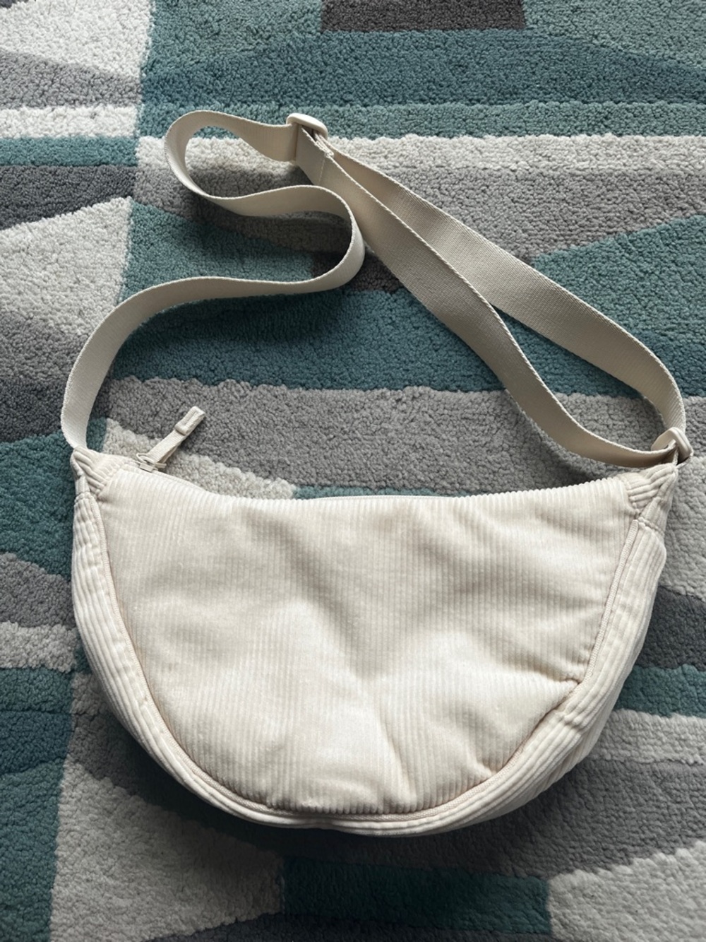 Uniqlo Crossbody Shoulder Bag - Minimal Women's Everyday Bag